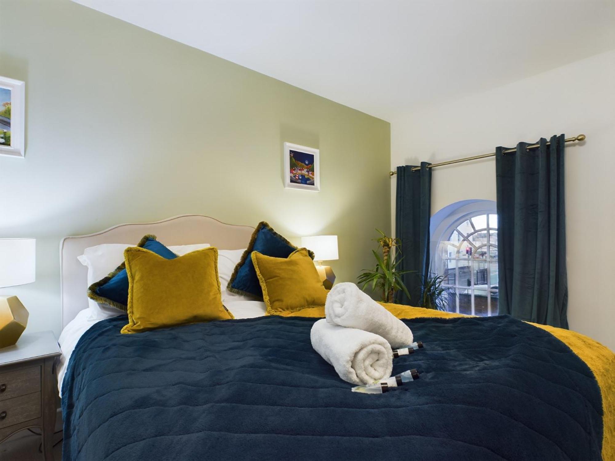 Апартаменти Modern Duplex Central Free Parking Wi-Fi Челтнем Екстер'єр фото